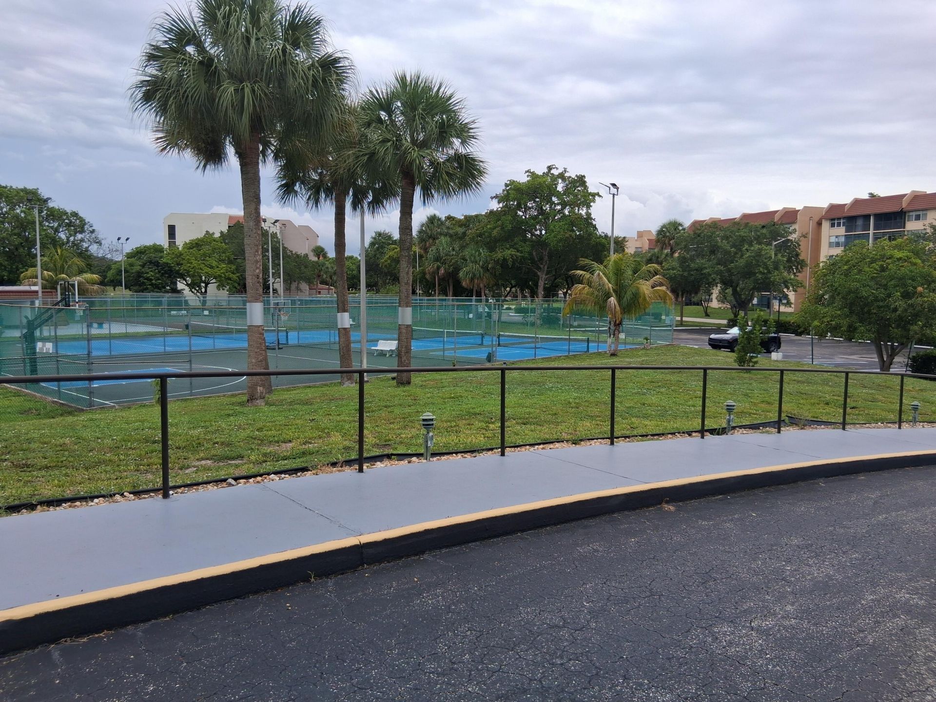 7001 Environ Boulevard, Unit 403, Lauderhill, FL 33319 Photo