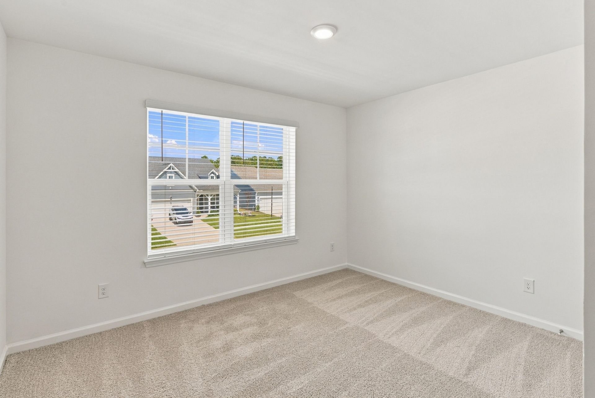 458 White Magnolia Street Photo 17