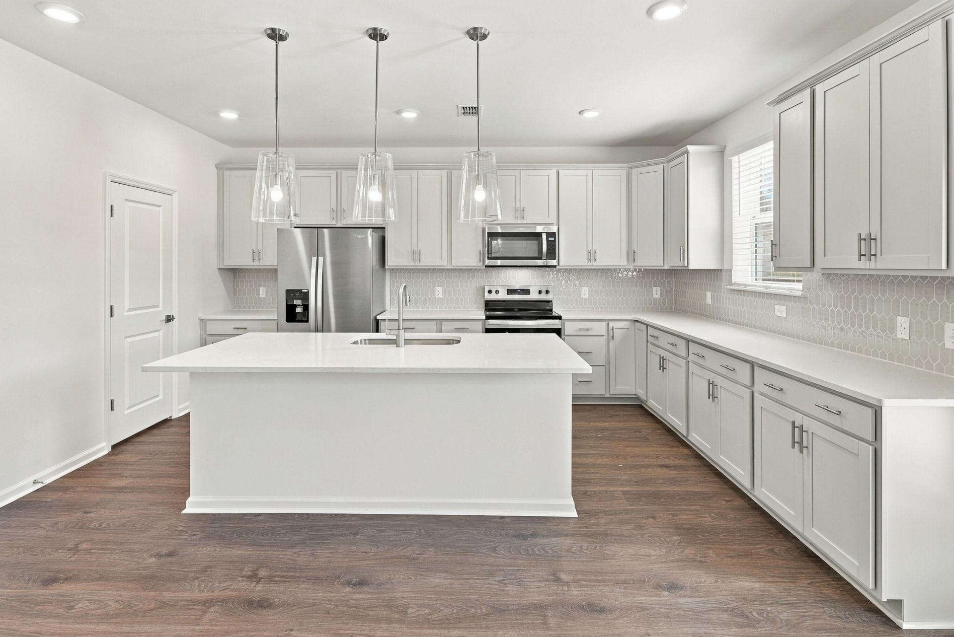 458 White Magnolia Street Photo 6