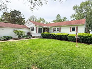 7947 Lake Breeze Drive, Monroe, MI 48161