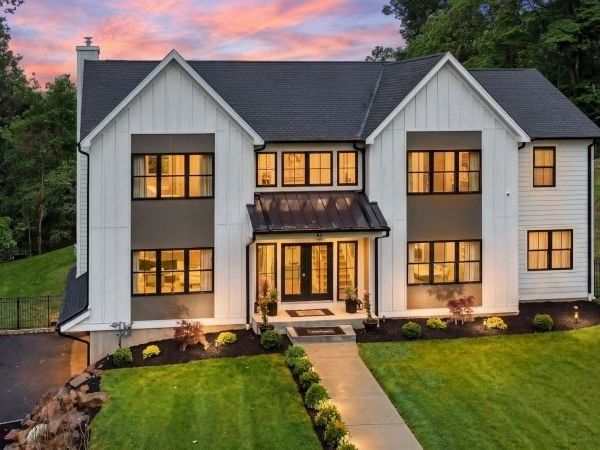 49 Upper Dr, Watchung, NJ 07069