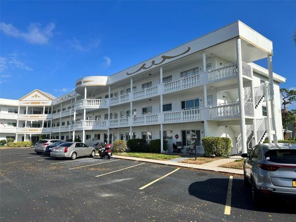 2428 COLUMBIA DRIVE , Unit 68, CLEARWATER, FL 33763