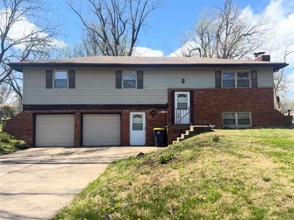 11144 N Kenwood Avenue, Kansas City, MO 64155