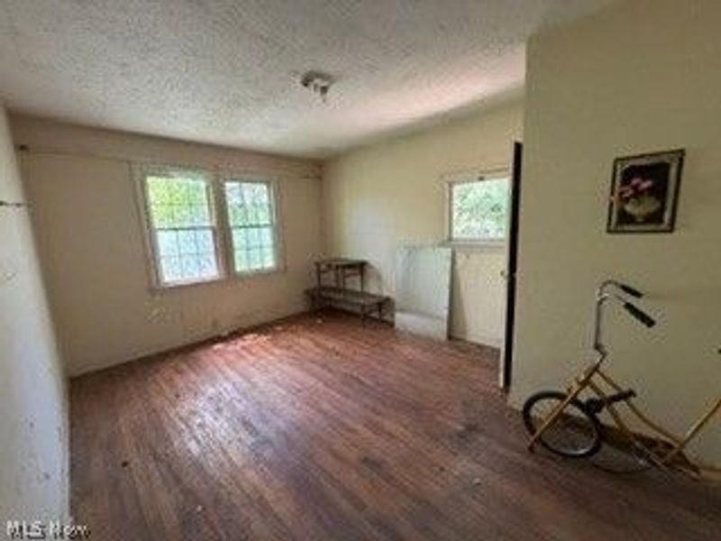 856 E 210th Street, Euclid, OH 44119 Photo 9
