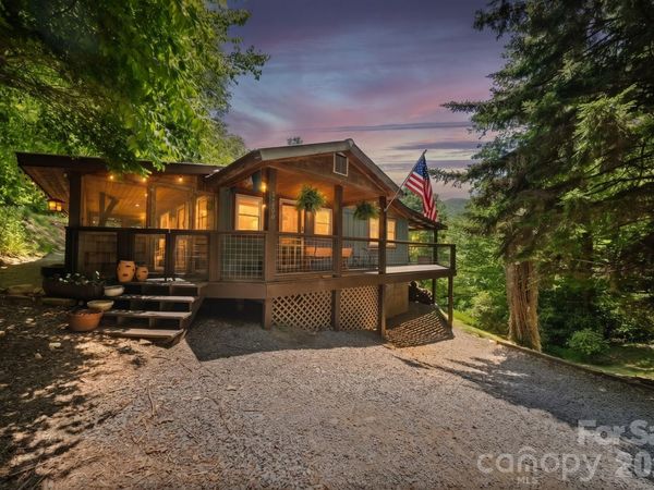 4606 Hemphill Road , Waynesville, NC 28785