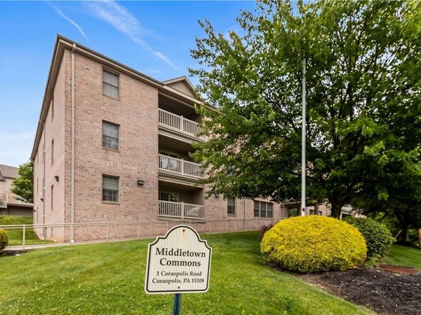 1 Coraopolis Rd, Unit 300, Coraopolis, PA 15108