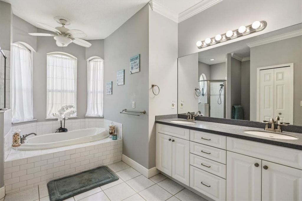 5828 Pine Ridge Circle, Vero Beach, FL 32967 Photo