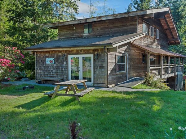 653 Green Rd , Quadra Island, BC V0P 1N0