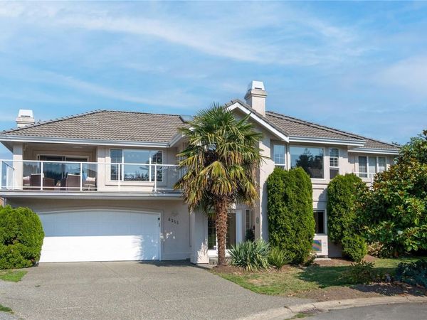 6255 Karen Crt, Central Saanich, BC V8Z 7K7