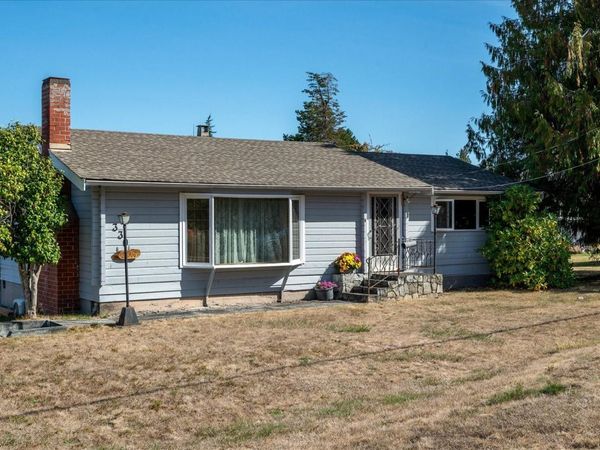 330 Temple St , Parksville, BC V9P 1C7