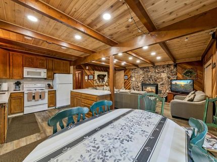 1851 Ibache Street, South Lake Tahoe, CA 96150 Photo