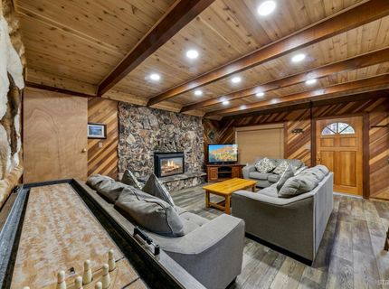 1851 Ibache Street, South Lake Tahoe, CA 96150 Photo