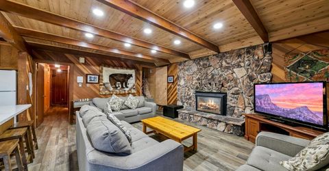 1851 Ibache Street, South Lake Tahoe, CA 96150 Photo