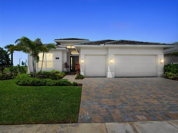 9483 SW Pinnacle Place N, Port St. Lucie, FL 34987