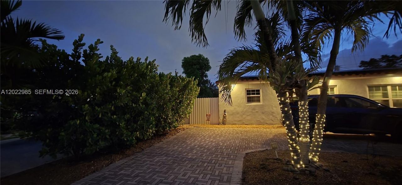 1310 N 70th Way, Unit 1, Hollywood, FL 33024 Photo