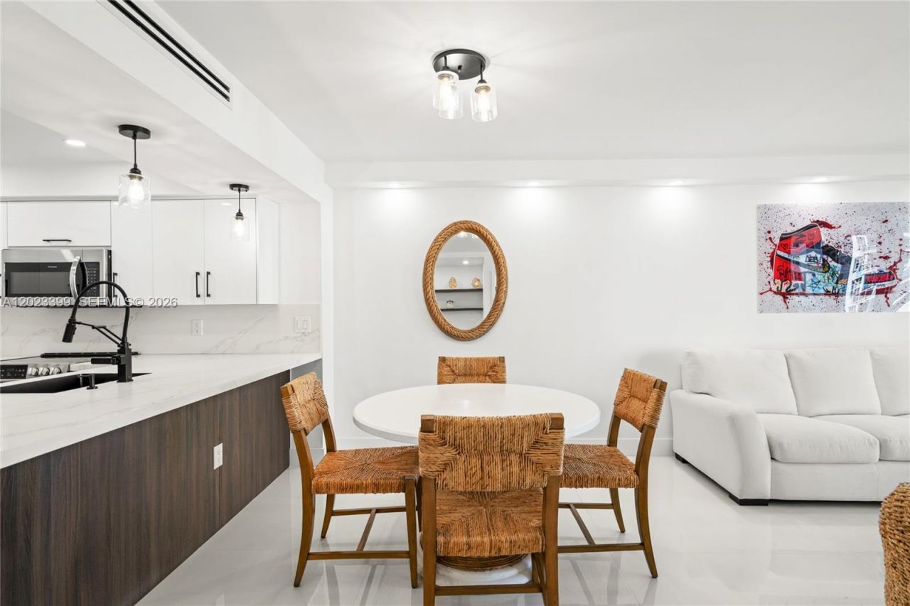 5701 Collins Ave , Unit 503, Miami Beach, FL 33140 Photo