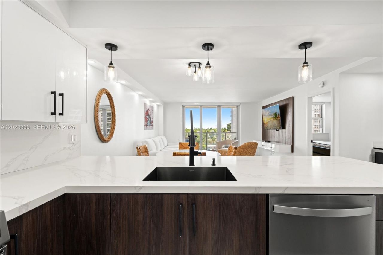 5701 Collins Ave , Unit 503, Miami Beach, FL 33140 Photo