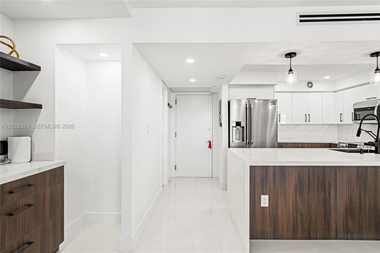 5701 Collins Ave , Unit 503, Miami Beach, FL 33140 Photo