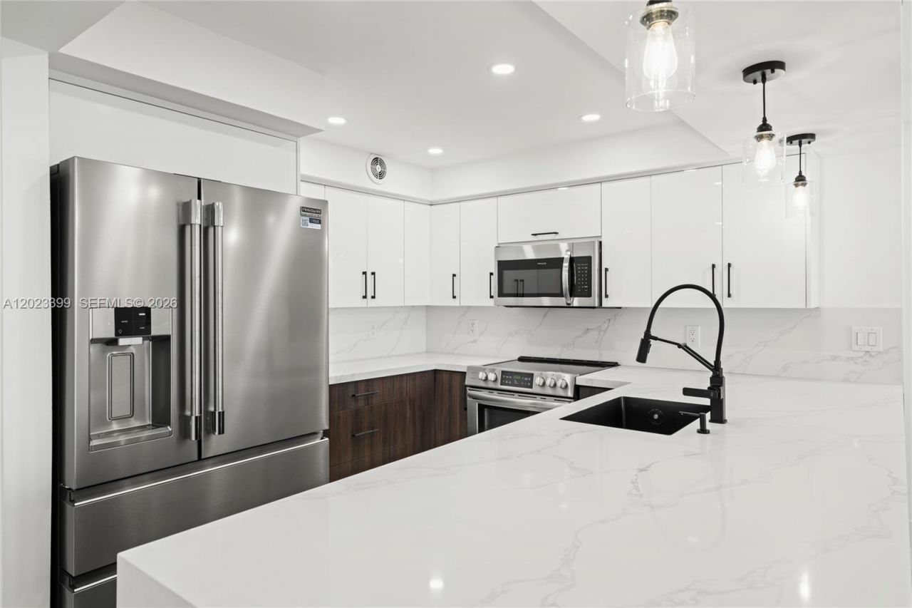 5701 Collins Ave , Unit 503, Miami Beach, FL 33140 Photo