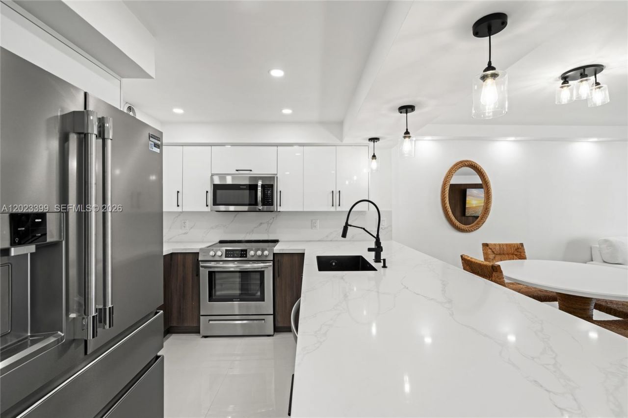 5701 Collins Ave , Unit 503, Miami Beach, FL 33140 Photo