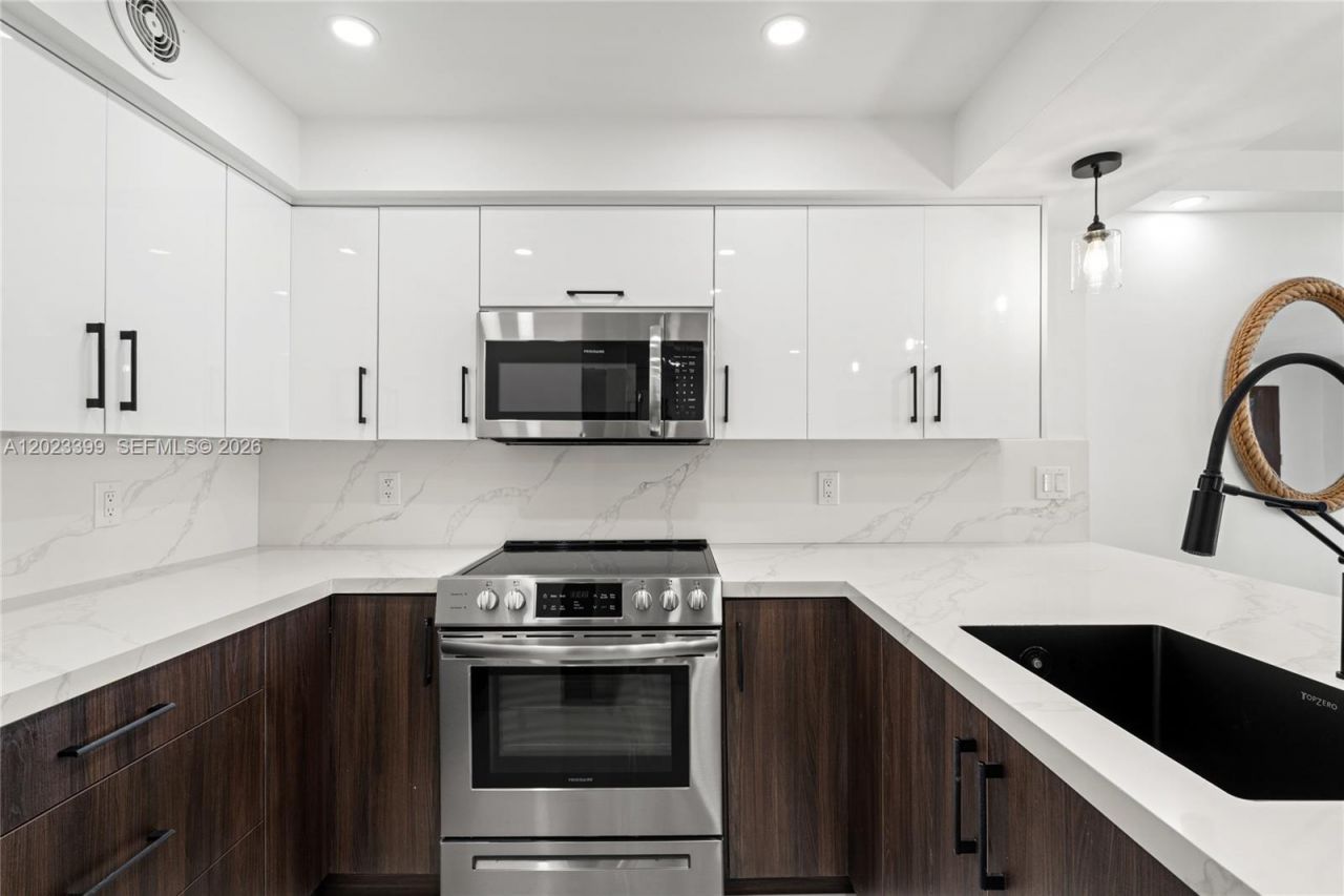5701 Collins Ave , Unit 503, Miami Beach, FL 33140 Photo