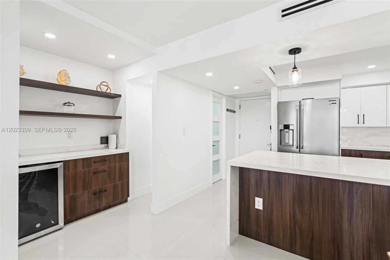 5701 Collins Ave , Unit 503, Miami Beach, FL 33140 Photo