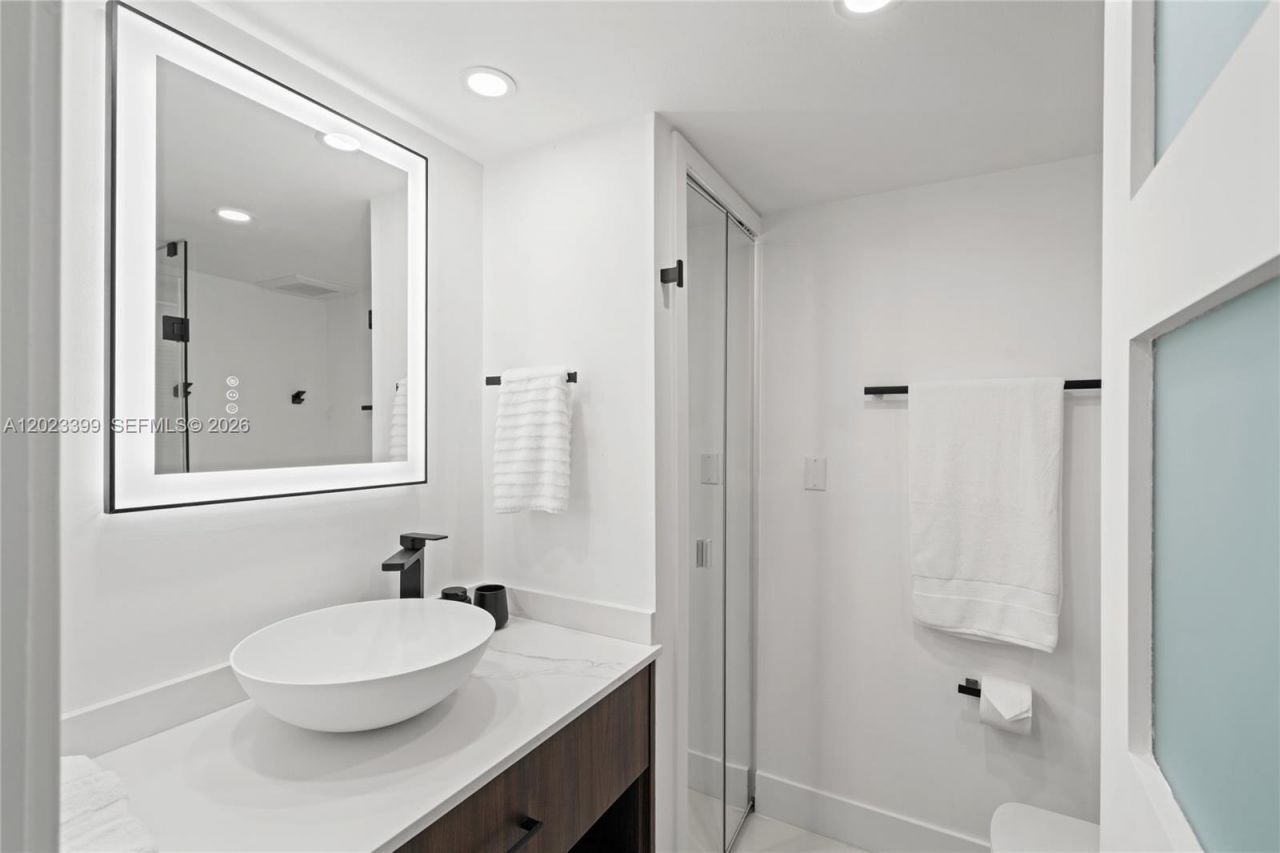 5701 Collins Ave , Unit 503, Miami Beach, FL 33140 Photo