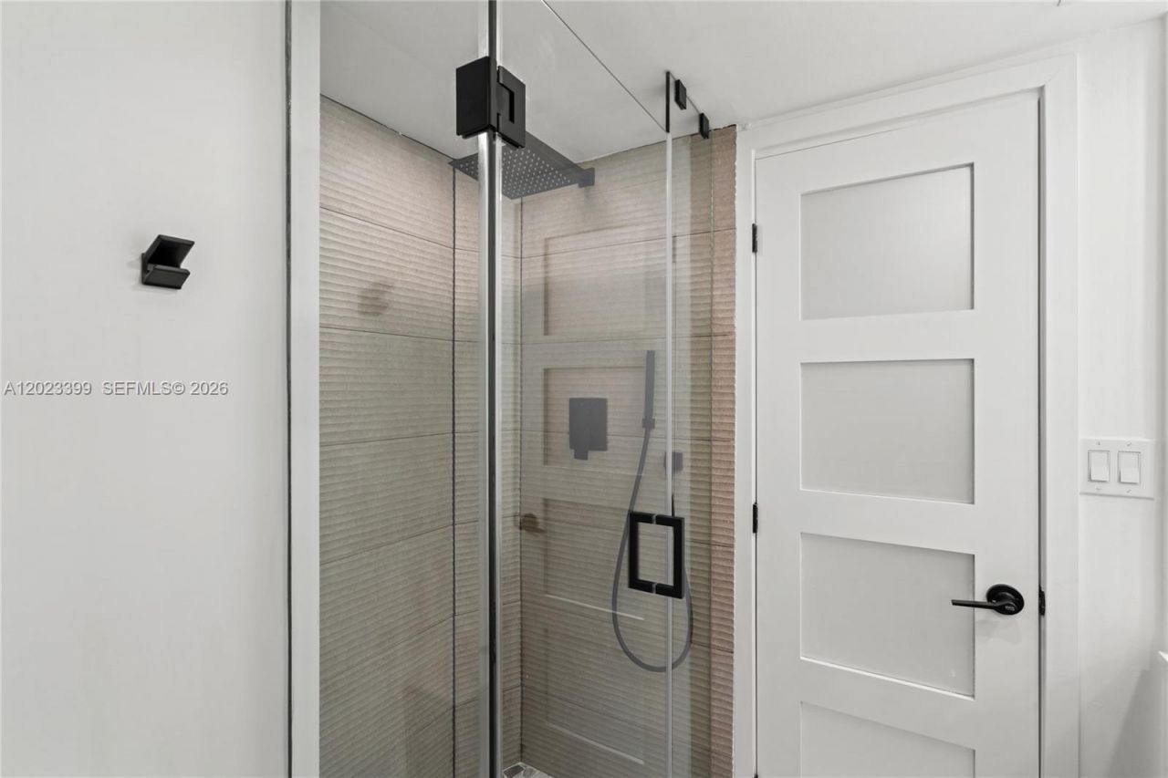 5701 Collins Ave , Unit 503, Miami Beach, FL 33140 Photo