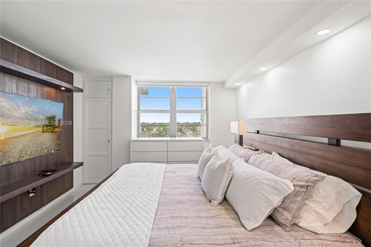 5701 Collins Ave , Unit 503, Miami Beach, FL 33140 Photo