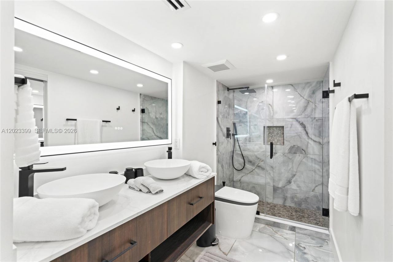 5701 Collins Ave , Unit 503, Miami Beach, FL 33140 Photo