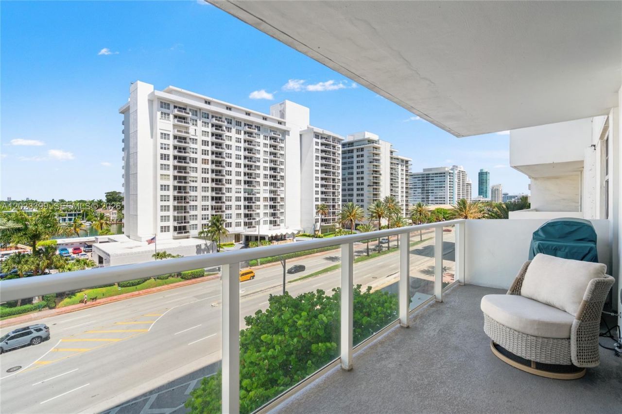 5701 Collins Ave , Unit 503, Miami Beach, FL 33140 Photo