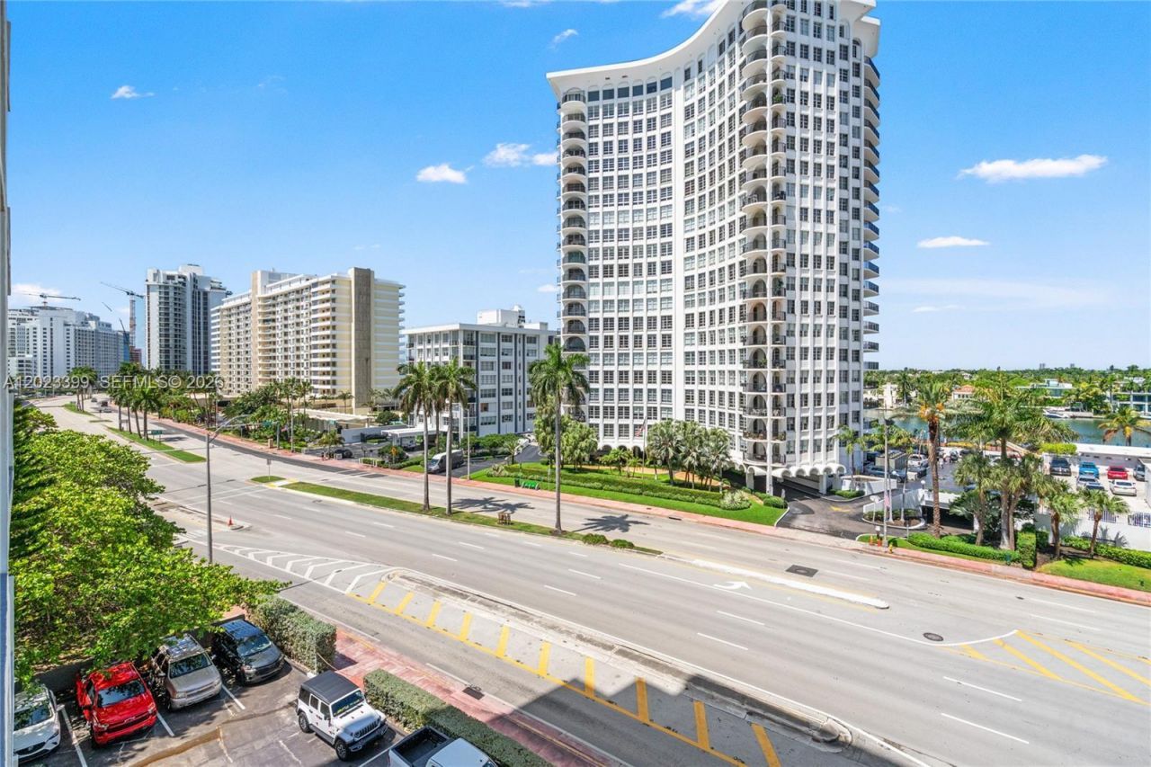 5701 Collins Ave , Unit 503, Miami Beach, FL 33140 Photo
