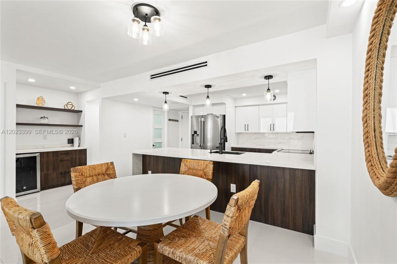 5701 Collins Ave , Unit 503, Miami Beach, FL 33140 Photo