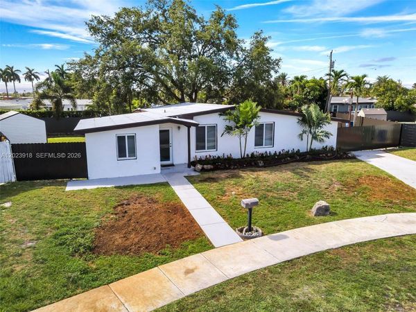 7971 NW 179th St , Hialeah, FL 33015