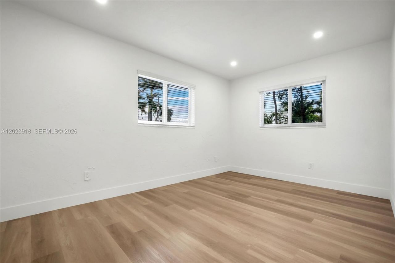 7971 NW 179th St, Hialeah, FL 33015 Photo