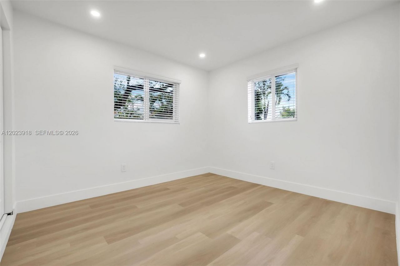 7971 NW 179th St, Hialeah, FL 33015 Photo