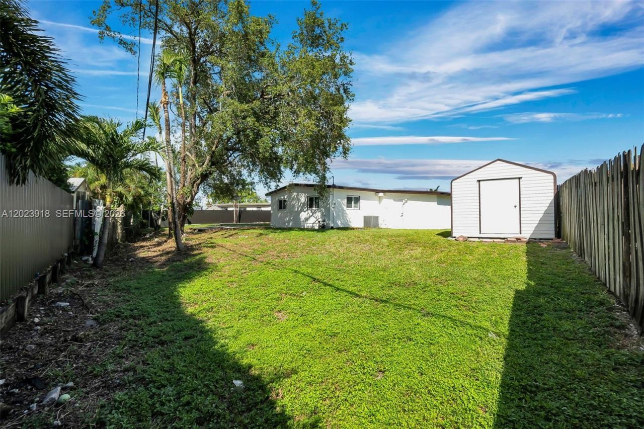 7971 NW 179th St, Hialeah, FL 33015 Photo
