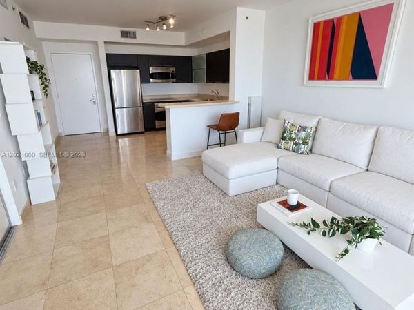 90 SW 3rd St, Unit 1811, Miami, FL 33130