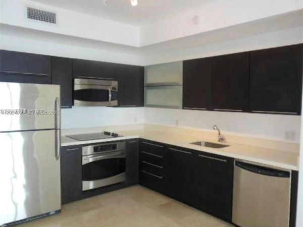 90 SW 3rd St, Unit 1811, Miami, FL 33130