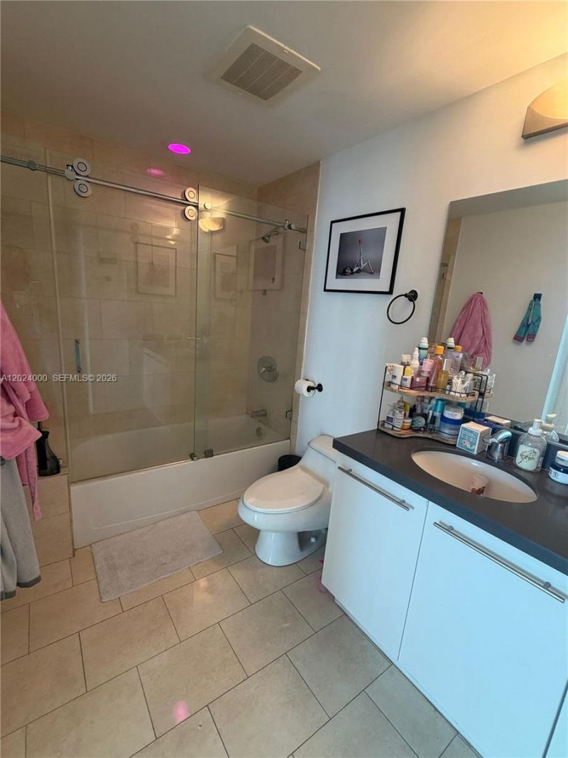 90 SW 3rd St, Unit 1811, Miami, FL 33130 Photo
