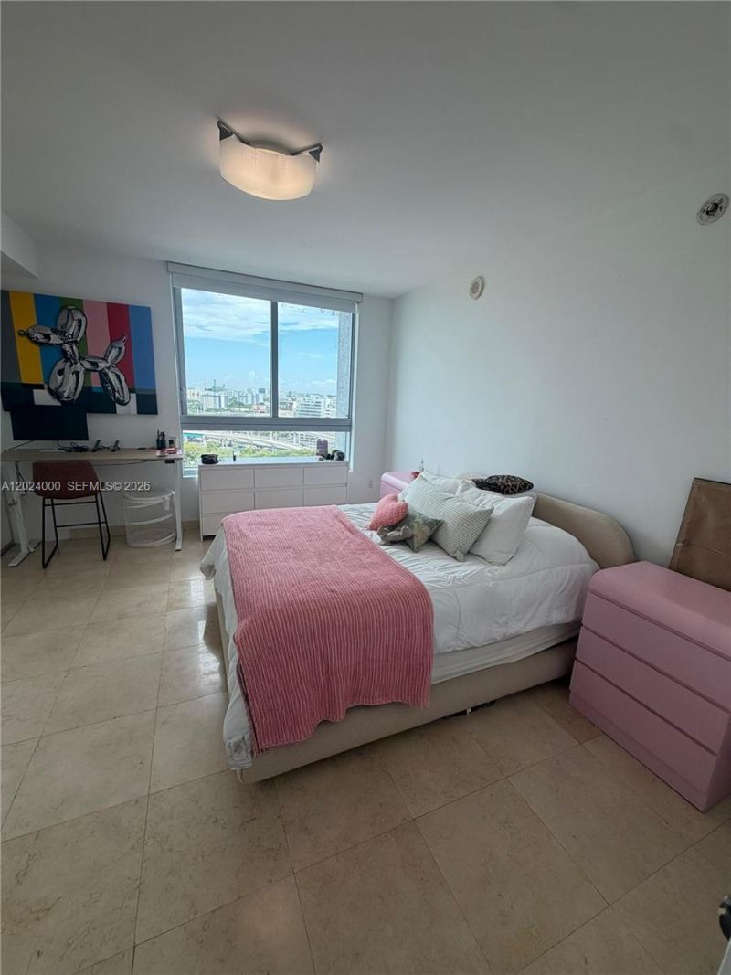 90 SW 3rd St, Unit 1811, Miami, FL 33130 Photo