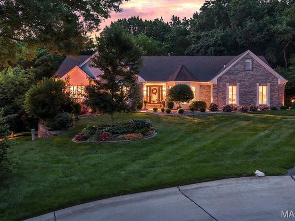11 Forest Knoll Circle, Lake St Louis, MO 63367
