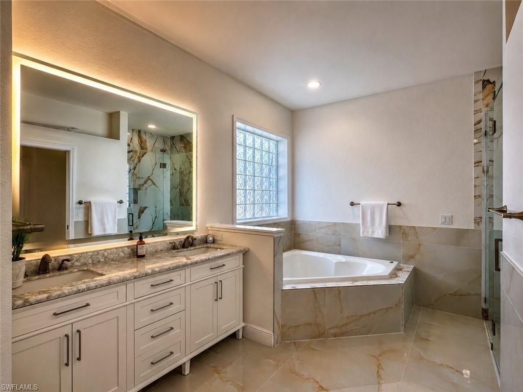 1118 SE 16th Ter , Cape Coral, FL 33990 Photo