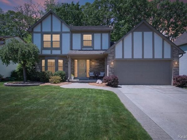 7071 Foxcreek Drive , CANTON, MI 48187