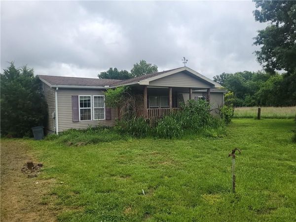 126 S 200th Street, Girard, KS 66743