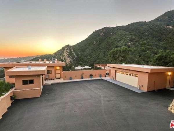 280 W Mountain Drive, Santa Barbara, CA 93103