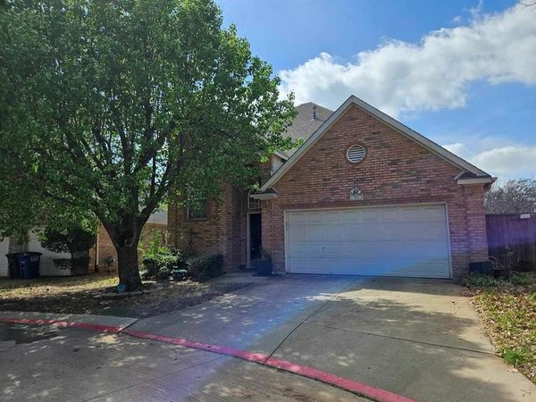 611 Ashbrook Court, Euless, TX 76039