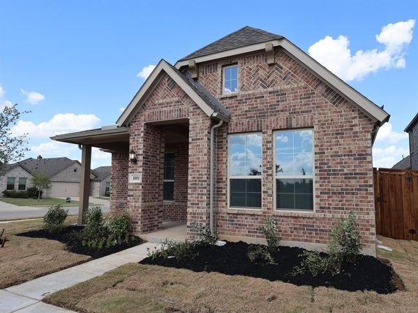1001 Tarryhill Drive, Crowley, TX 76036