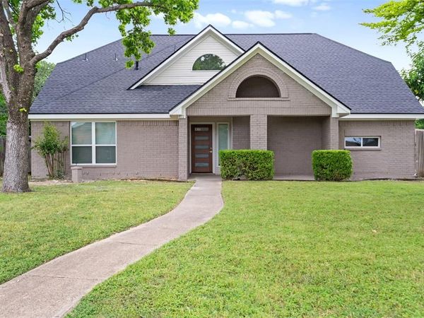 822 Aspen Lane , DeSoto, TX 75115