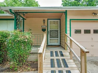 3825 Byers Avenue, Fort Worth, TX 76107